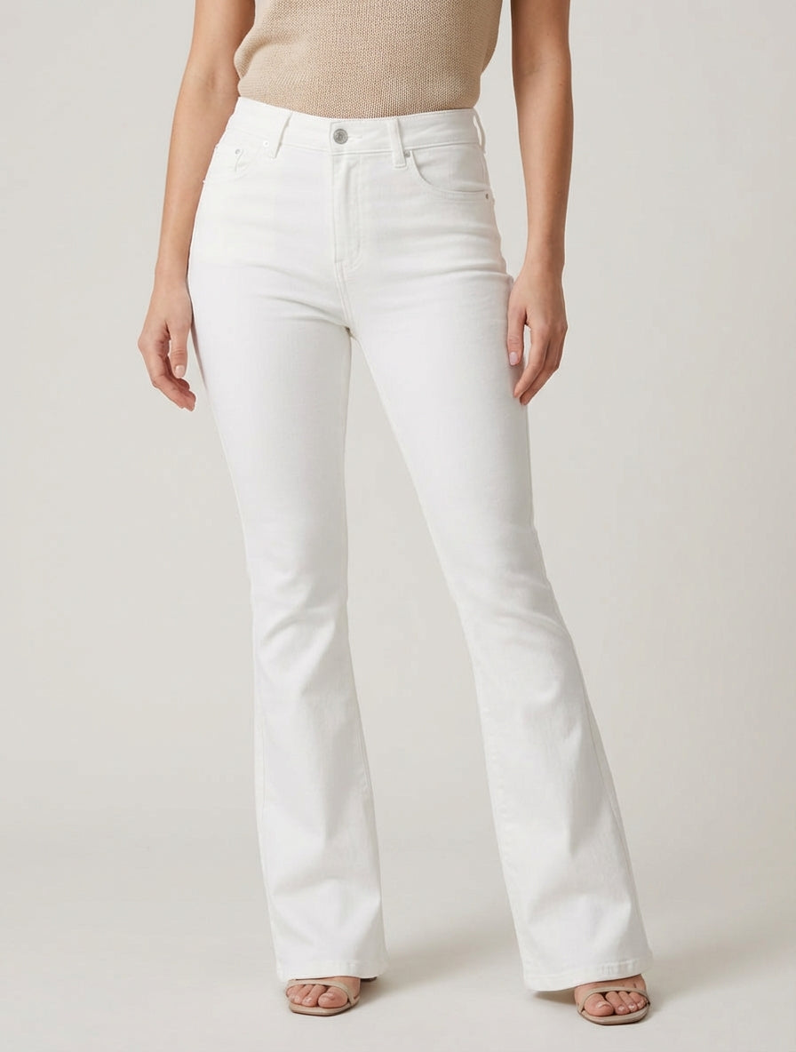 High-Waist Flare Push-Up-Jeans - Weiß
