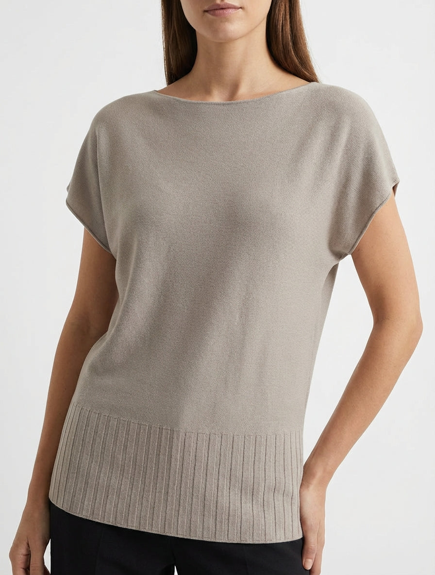 Feiner einfarbiger Pullover mit rundem Halsausschnitt. - Maulwurf