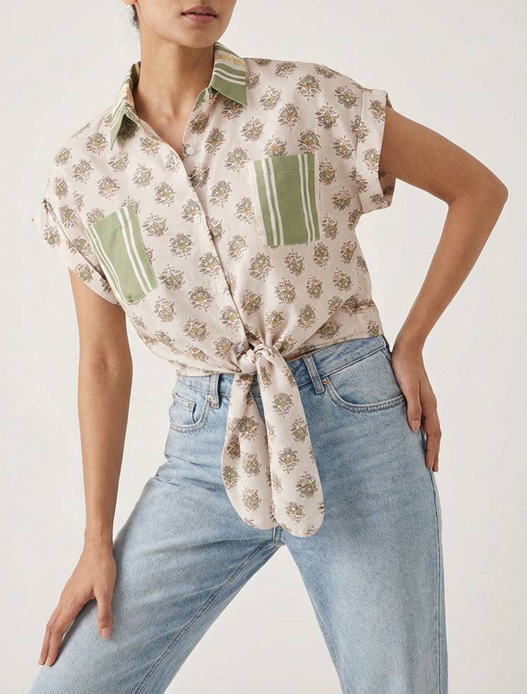 Kurz geschnittene Blumenprint-Bindebluse - Olivgrün