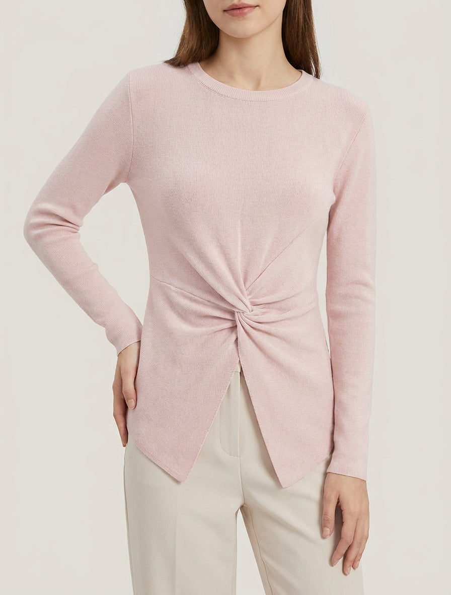 Gerade geschnittener Pullover mit langen Ärmeln und gedrehtem Knoten. - Rose