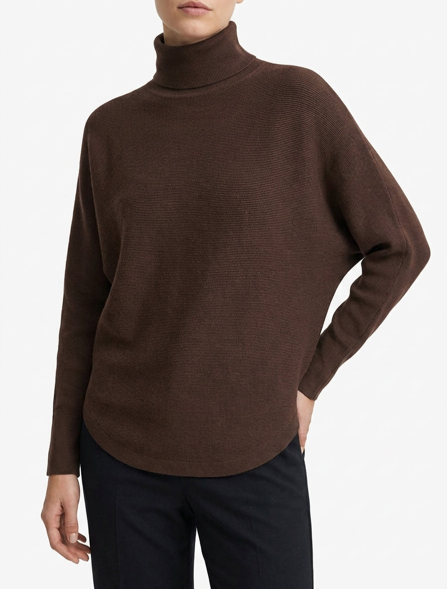 Einfarbiger Pullover mit Fledermausärmeln - Braun
