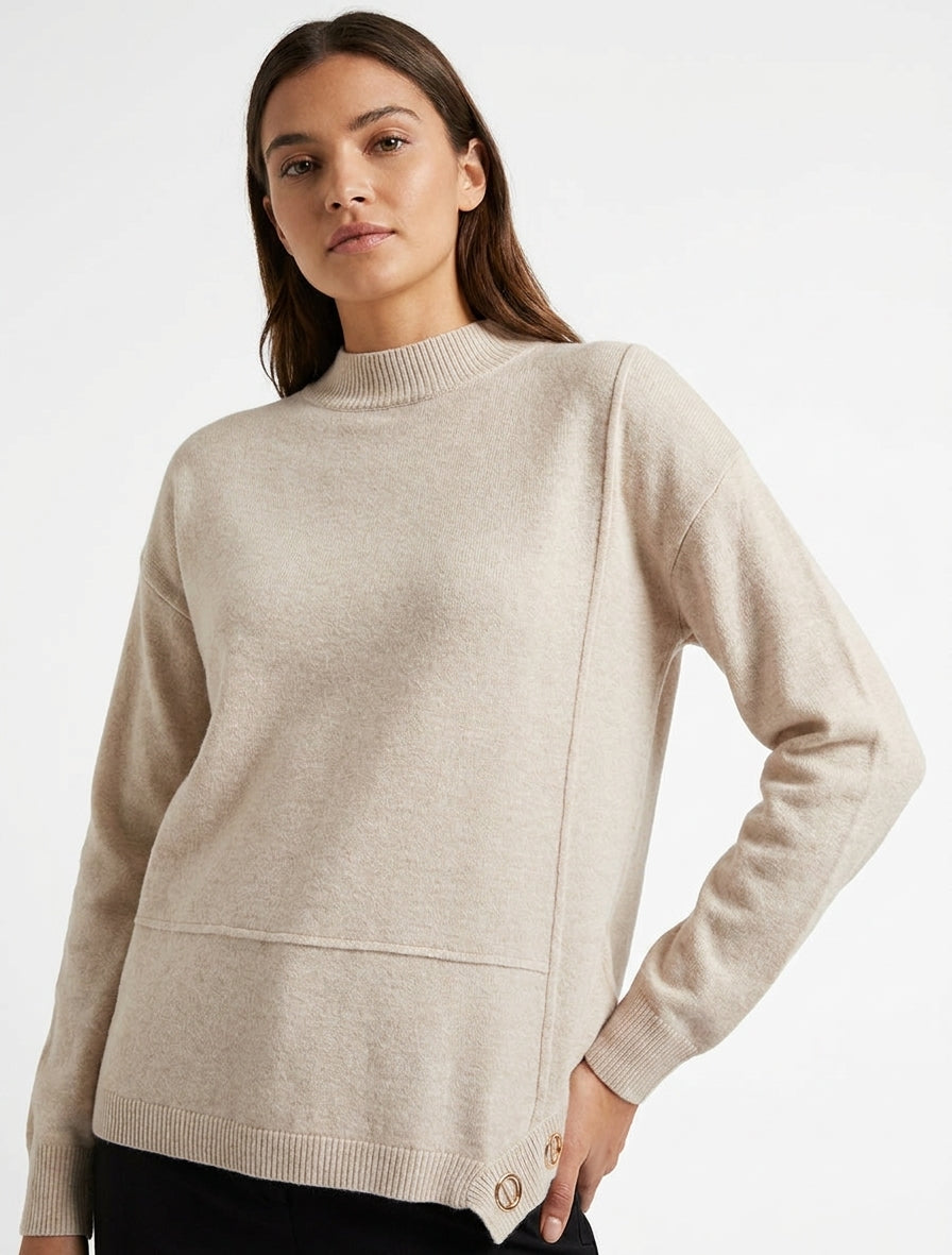 Unifarbener Pullover mit Ösenbesatz - Beige