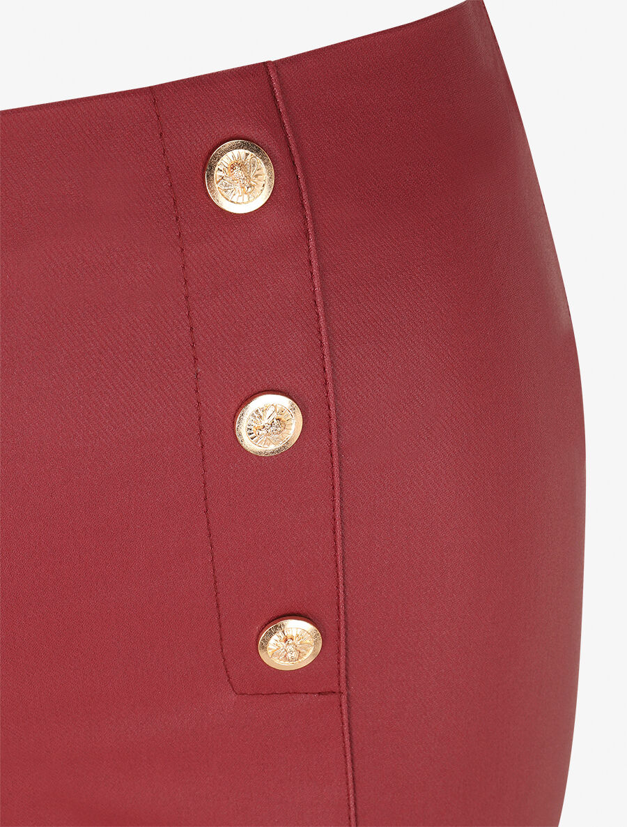 Pantalon uni en simili à boutons décoratifs - Bordeaux - 3