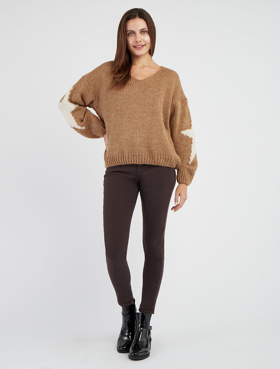 Unifarbener Strickpullover mit Sternenmuster - Kamel