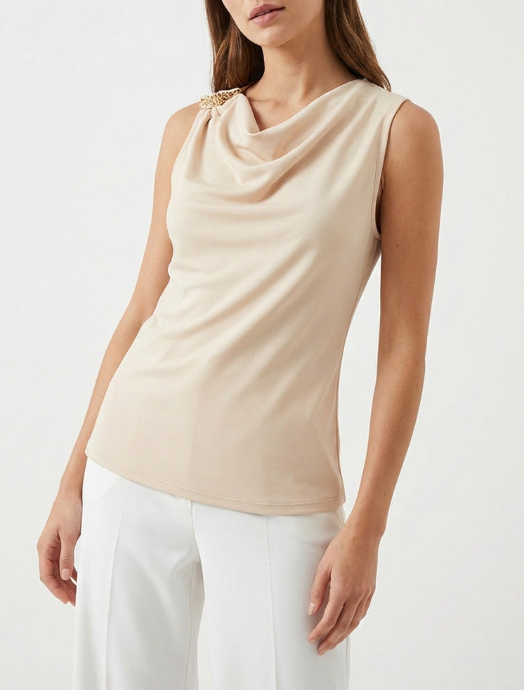 Ärmelloses Oberteil mit strukturiertem Schmuck. - Beige