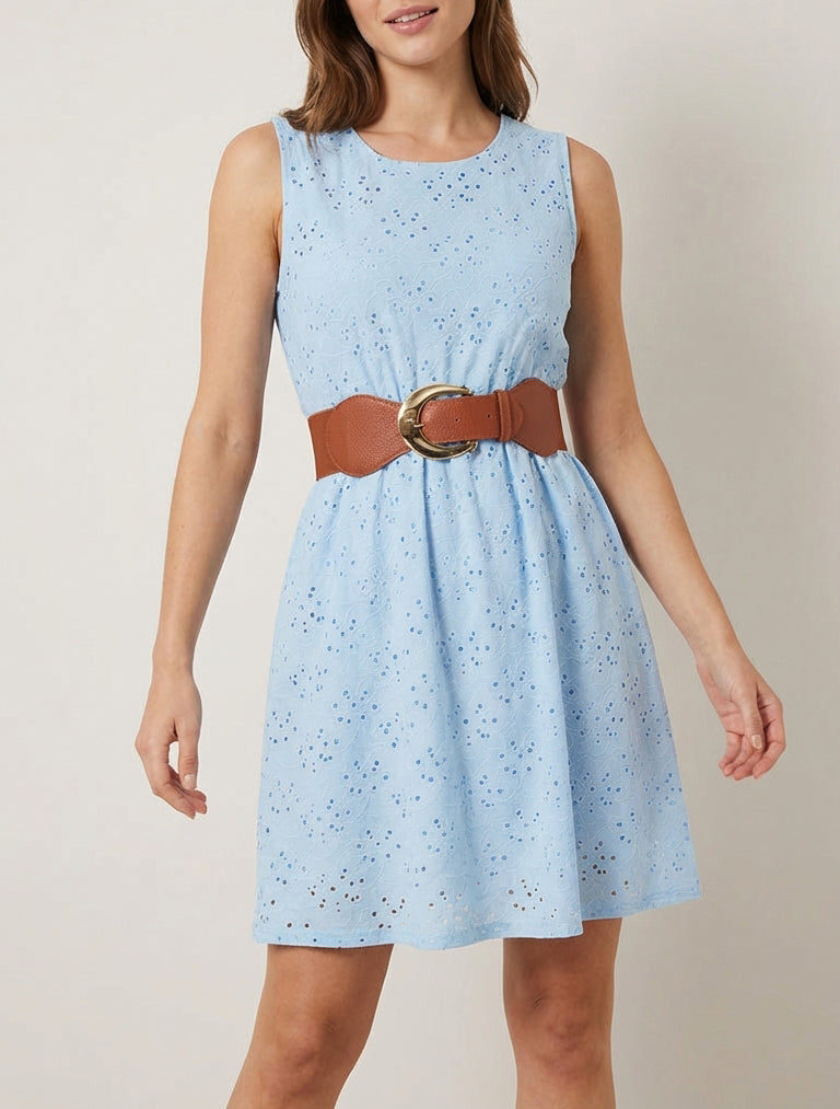 Ärmelloses, ausgestelltes Kleid aus englischer Stickerei - Himmelblau