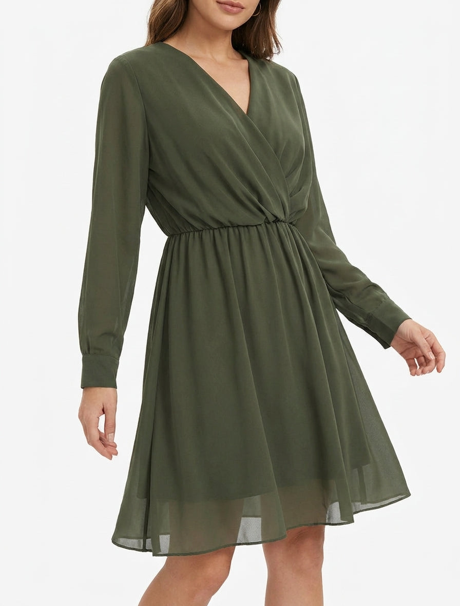 Ausgestelltes Kleid aus Voile mit Wickelausschnitt - Kaki