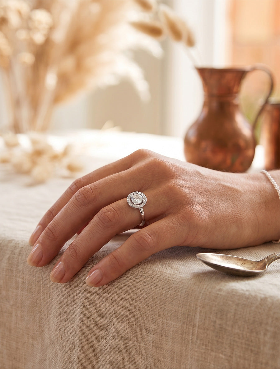 Bague style solitaire incrustée de pierres - Argent - 1