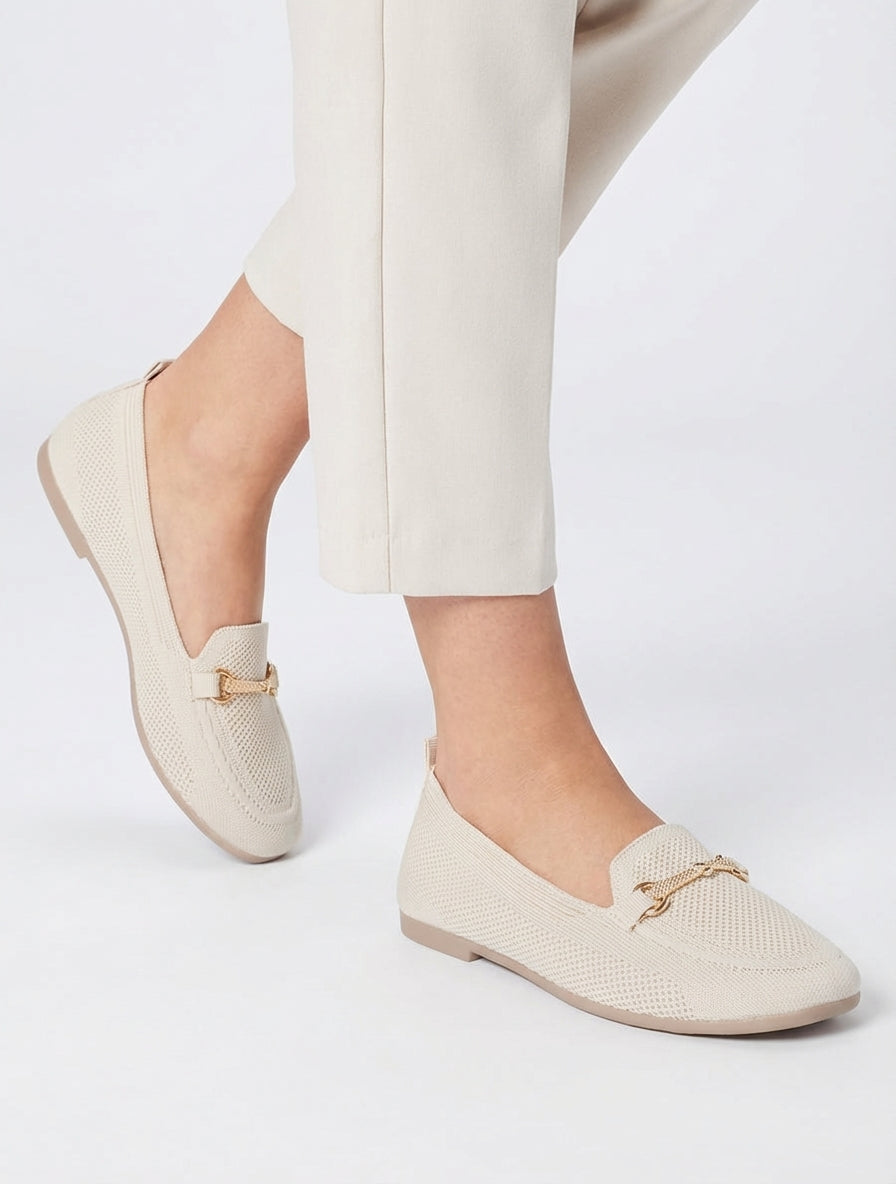 Strickmokassins mit dekorativer Schnalle - Beige