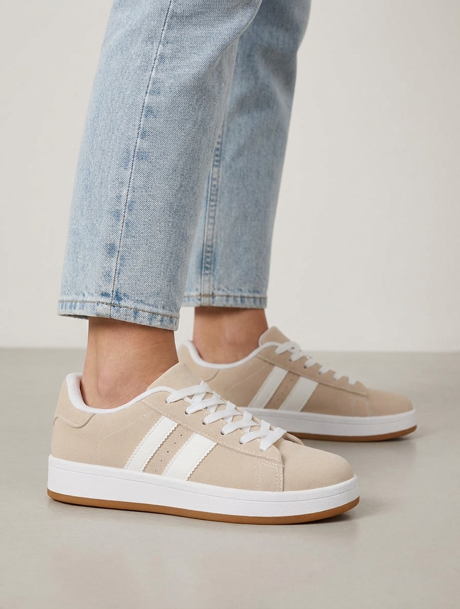 Sneakers im Nubukleder-Effekt mit kontrastierenden Streifen - Beige