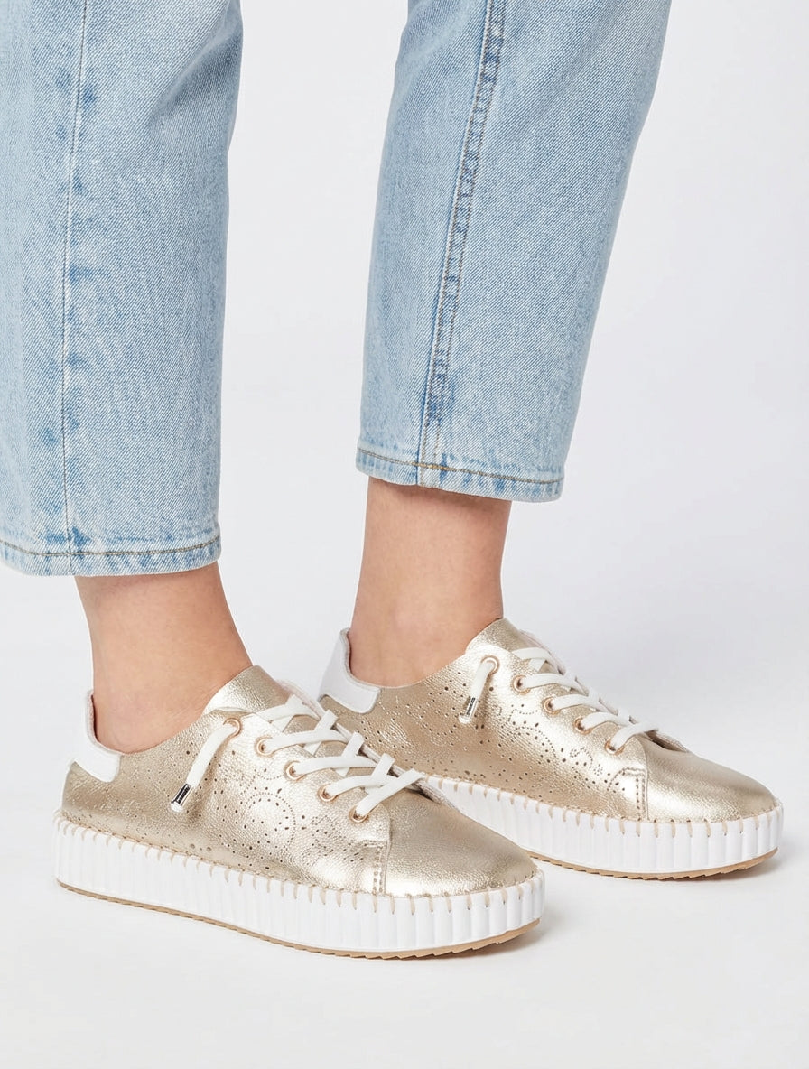 Sneaker mit durchbrochenen Mustern - Oder