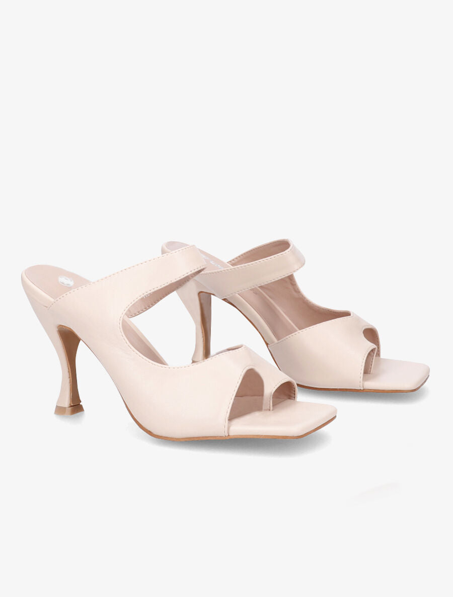 Mules asymétriques à entredoigt - Beige - 4