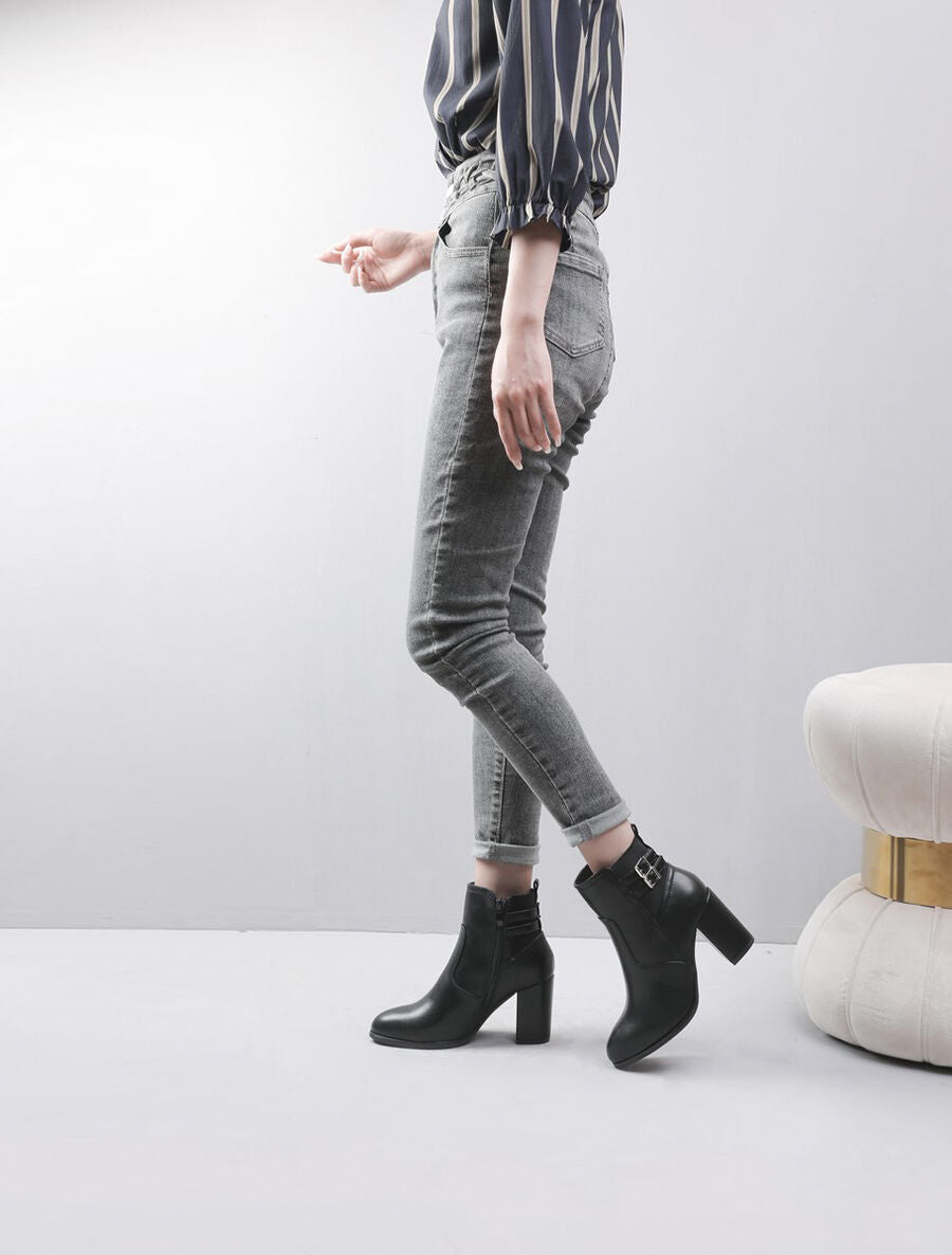 Bottines à talon et boucles en simili - Noir - 6