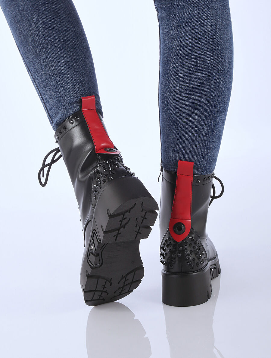 Boots cloutées à talons compensés - Noir - 1