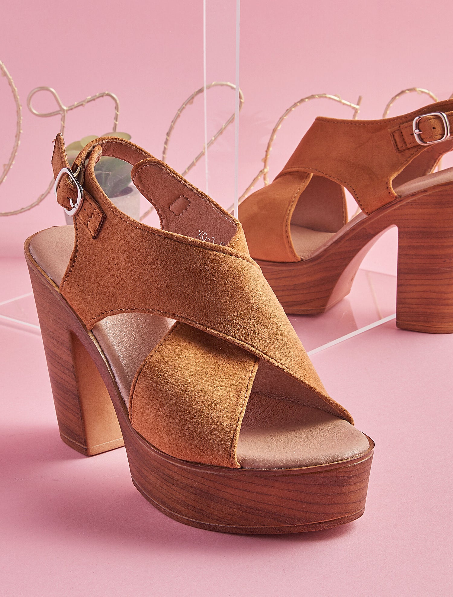 Sandales croisées à talon effet bois - camel - 5