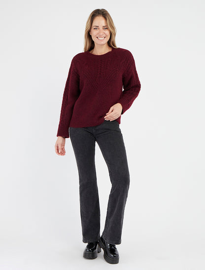 Ausgewaschene Jeans mit Schlag. - Schwarz