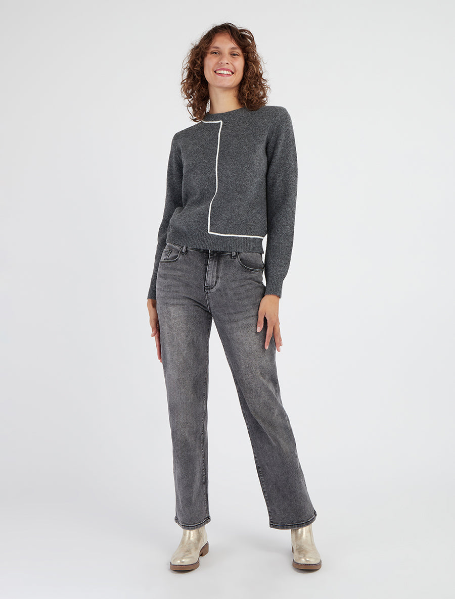 Gerader Pullover mit Rundhalsausschnitt und kontrastierendem Besatz. - Grau