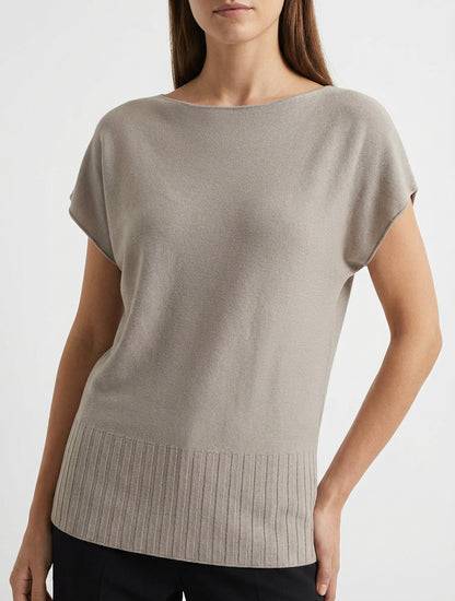 Feiner einfarbiger Pullover mit rundem Halsausschnitt. - Maulwurf