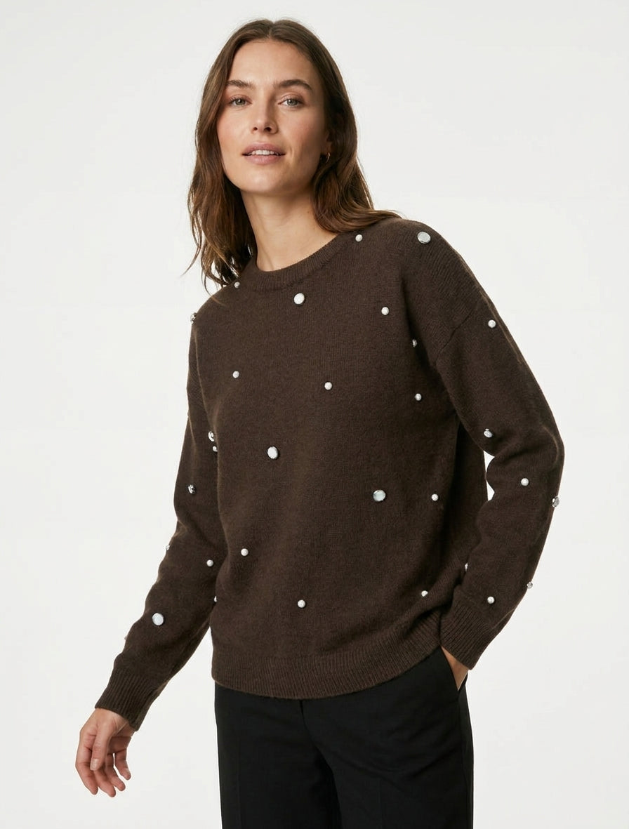 Einfarbiger Pullover mit Nieten und Rundhalsausschnitt - Braun