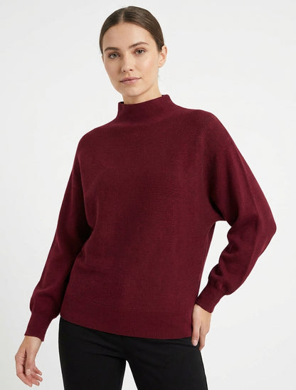 Gerader Pullover mit Stehkragen und Fledermausärmeln. - Bordeaux