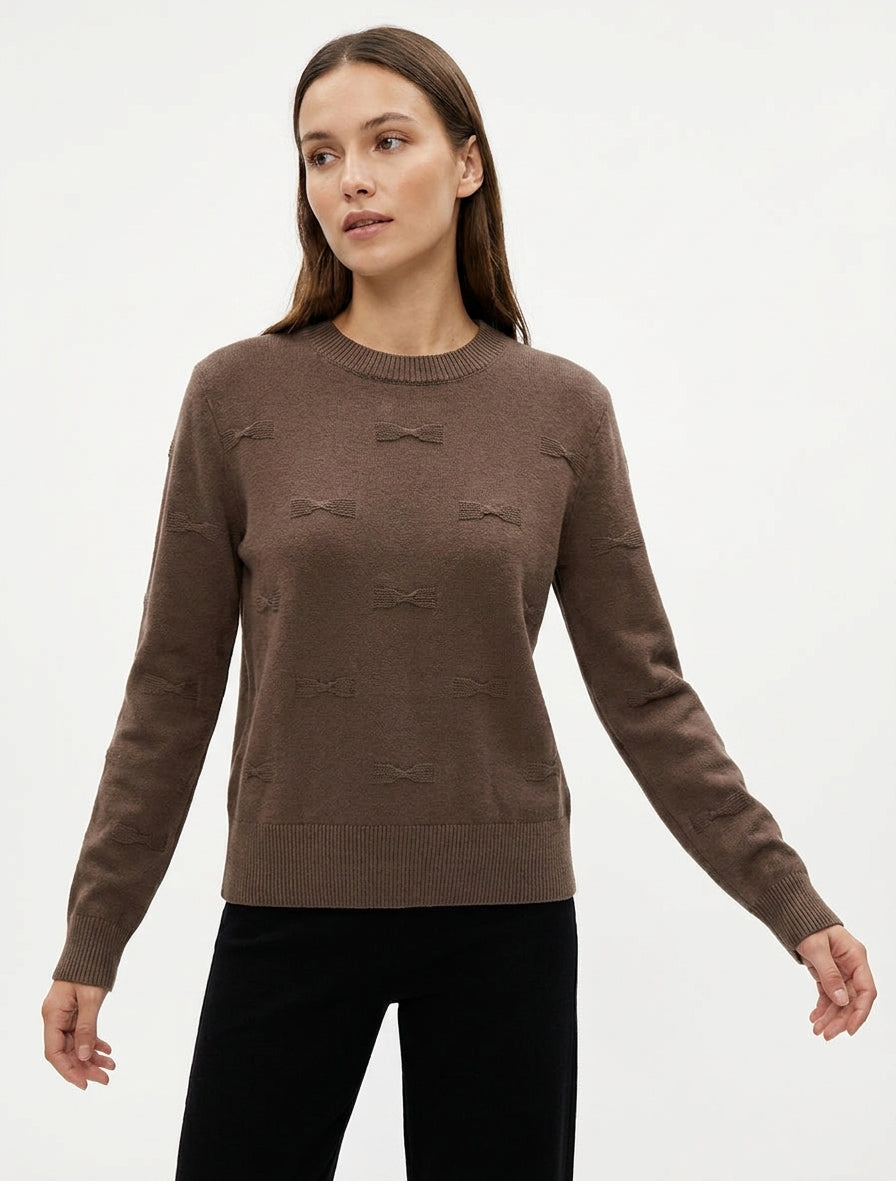 Gerader Pullover mit Rundhalsausschnitt und Knotenmuster. - Braun