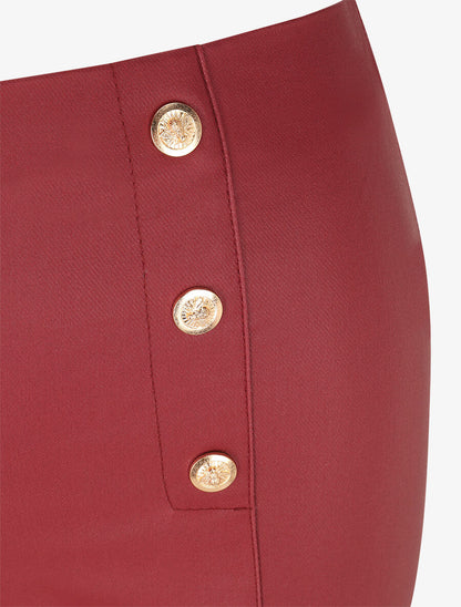 Pantalon uni en simili à boutons décoratifs - Bordeaux - 3