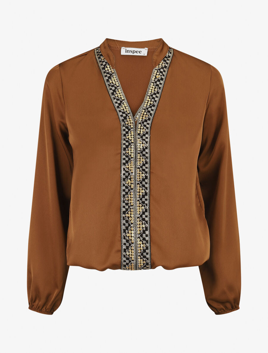 Blouse satinée ornée de broderie - Camel - 1