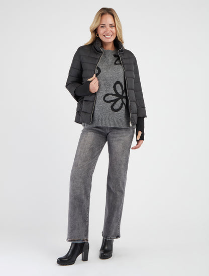 Kurze Daunenjacke mit gerippten Ärmeln - Schwarz