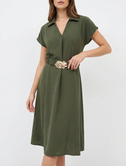 Fließendes einfarbiges Kleid mit Gürtel - Kaki