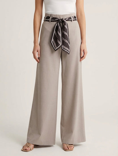 Weite Hose mit Schal-Stil Gürtel - Hellmaulwurf