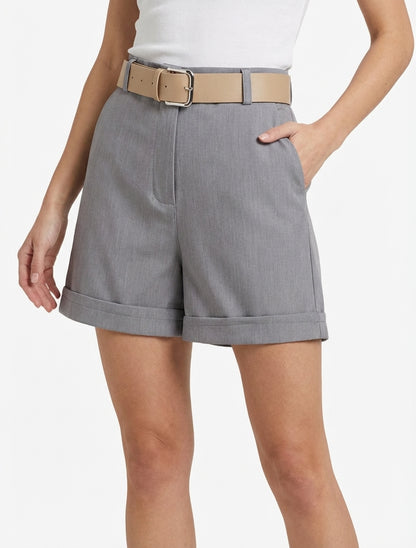 Kurze einfarbige Hose mit Saum und Gürtel - Grau