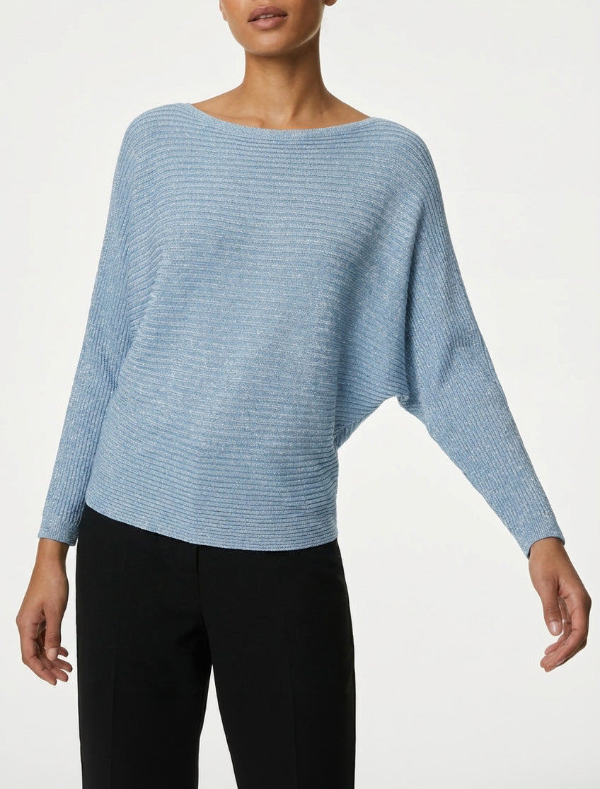 Feiner irisierter Pullover mit Fledermausärmeln. - Himmelblau