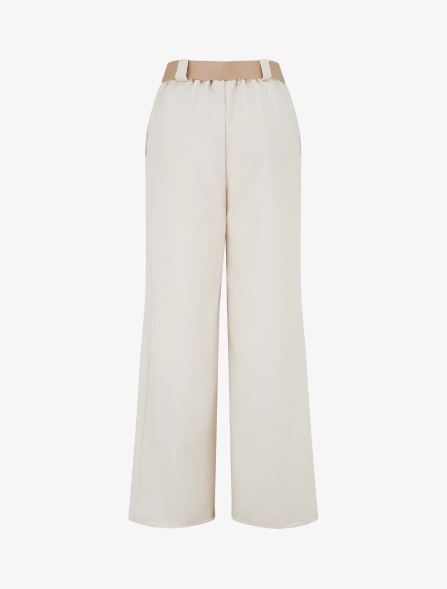 Gerade geschnittene, einfarbige, elastische Hose - Beige
