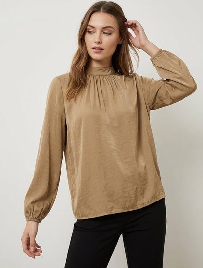 Satinbluse mit elastischen Bündchen - Kamel
