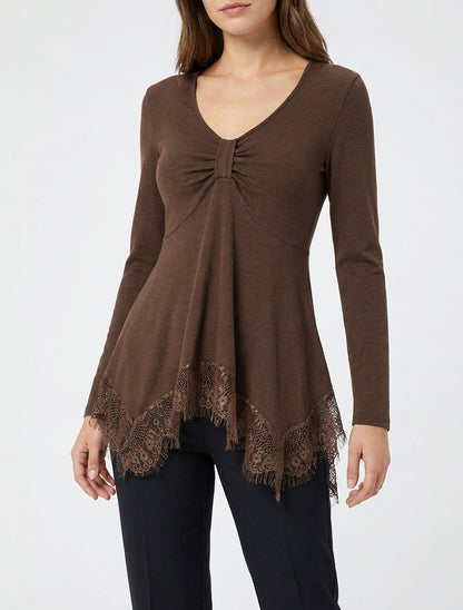 Feiner Pullover mit asymmetrischen Spitzenkanten - Braun