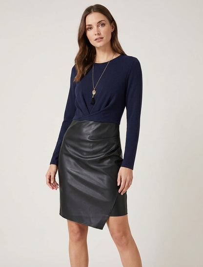 Wickelkleid aus zwei Materialien - Marine