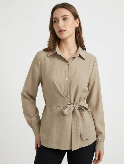Langärmliges Hemd zum Knoten. - Beige