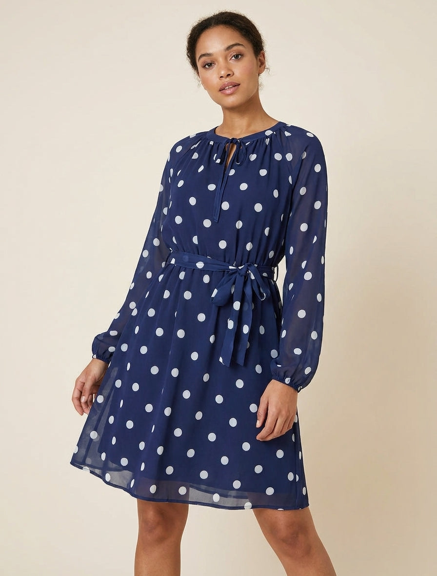 Ausgestelltes gepunktetes Kleid mit langen Ärmeln - Marine
