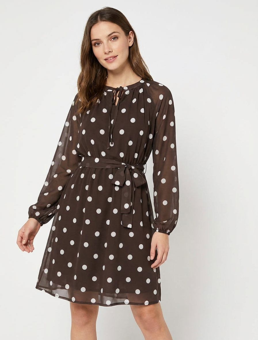 Ausgestelltes gepunktetes Kleid mit langen Ärmeln - Braun