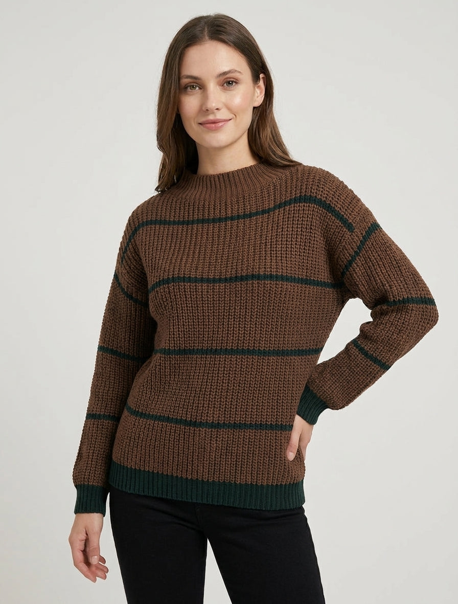 Gerader Pullover mit Stehkragen und Streifen. - Braun