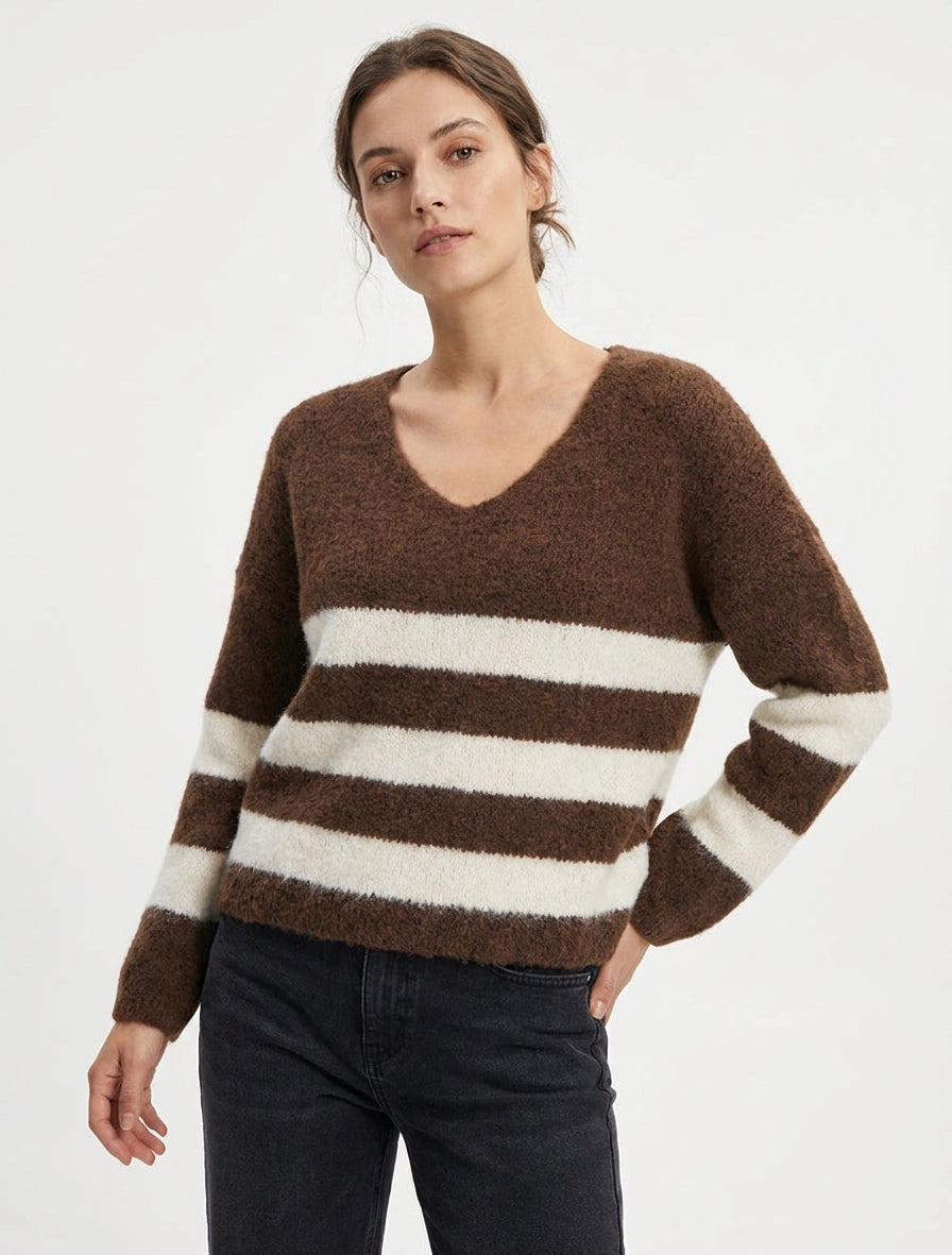 Gestreifter Pullover aus Wollmischung mit V-Ausschnitt - Braun