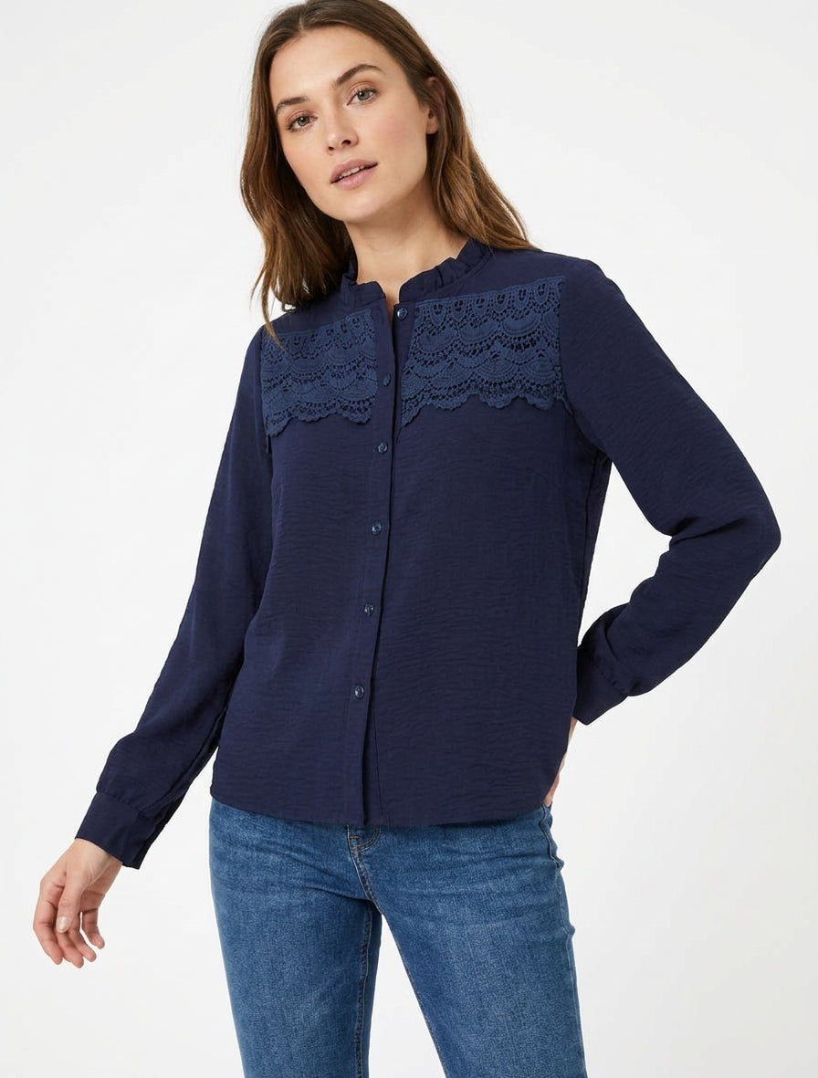 Bluse mit Rüschen-Stehkragen und Spitze - Marine