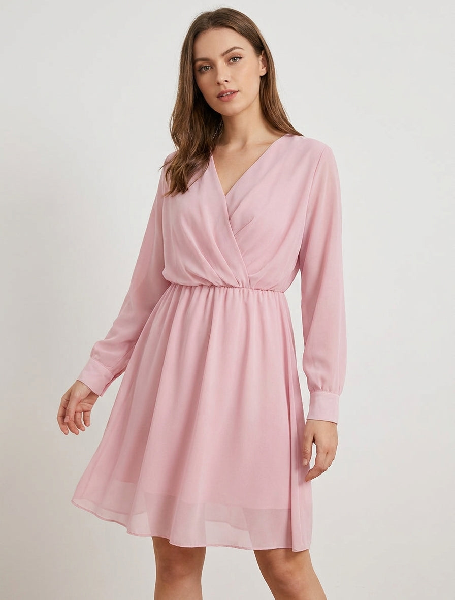 Ausgestelltes Kleid aus Voile mit Wickelausschnitt - Rose