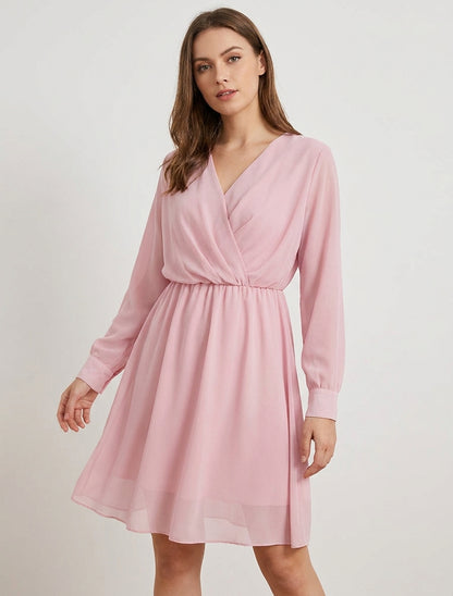 Ausgestelltes Kleid aus Voile mit Wickelausschnitt - Rose
