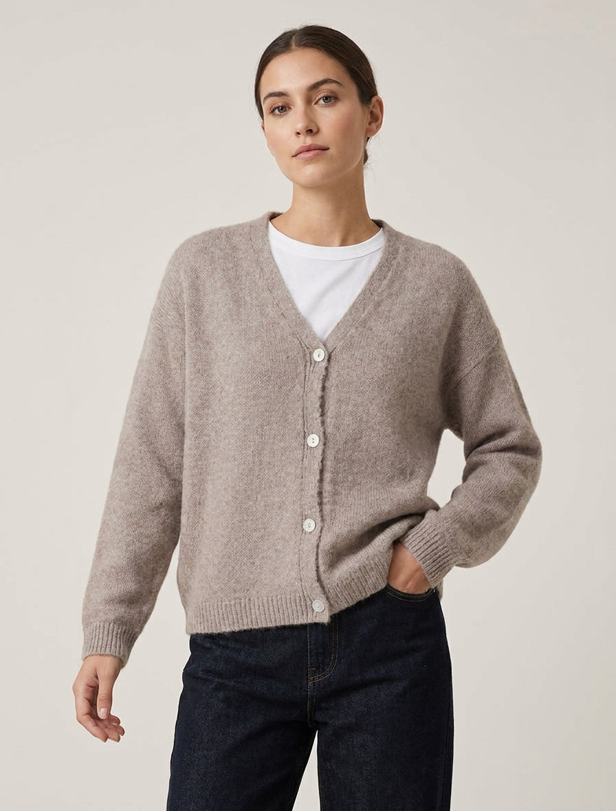Weit geschnittener Mohair-Pullover mit V-Ausschnitt - Maulwurf