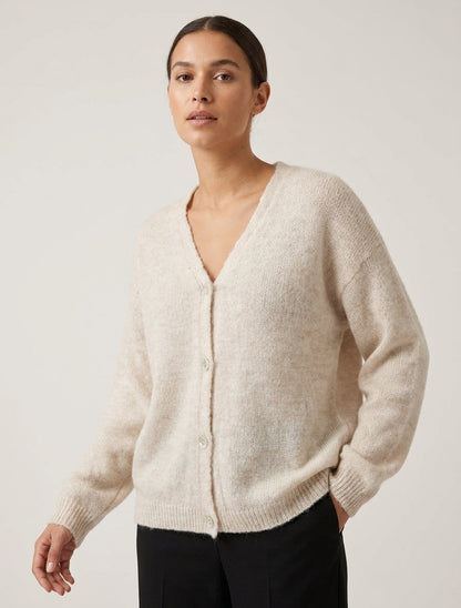 Weit geschnittener Mohair-Pullover mit V-Ausschnitt - Ecru