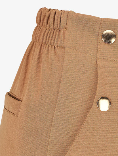 Pantalon droit à boutons décoratifs dorés - Camel - 3