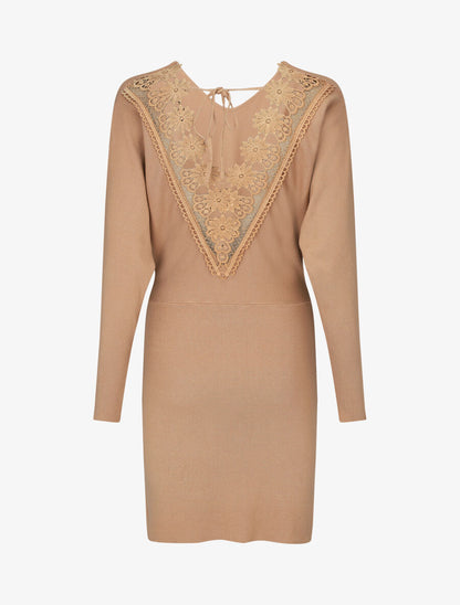 Robe pull mi-longue à broderies au dos - Camel - 2