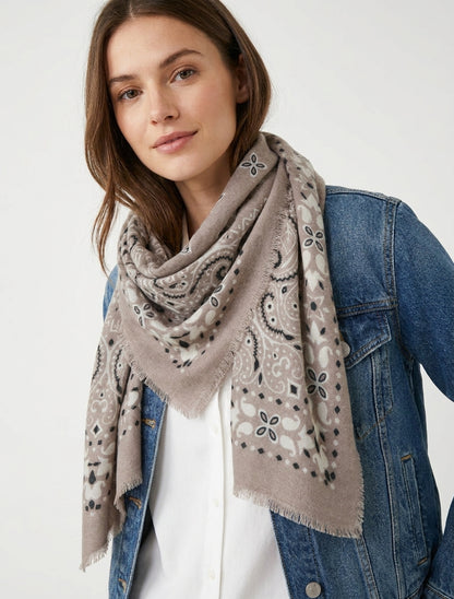 Rechteckiger Schal mit Bandana-Muster - Maulwurf