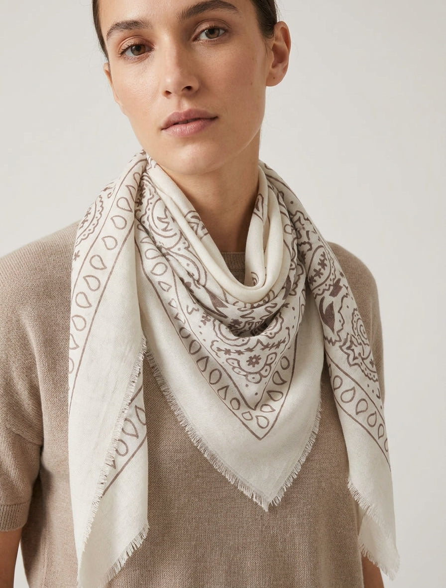 Paisley-Print-Schal mit ausgefransten Kanten - Ecru